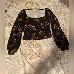 BLACK CROPPED TOP 🖤